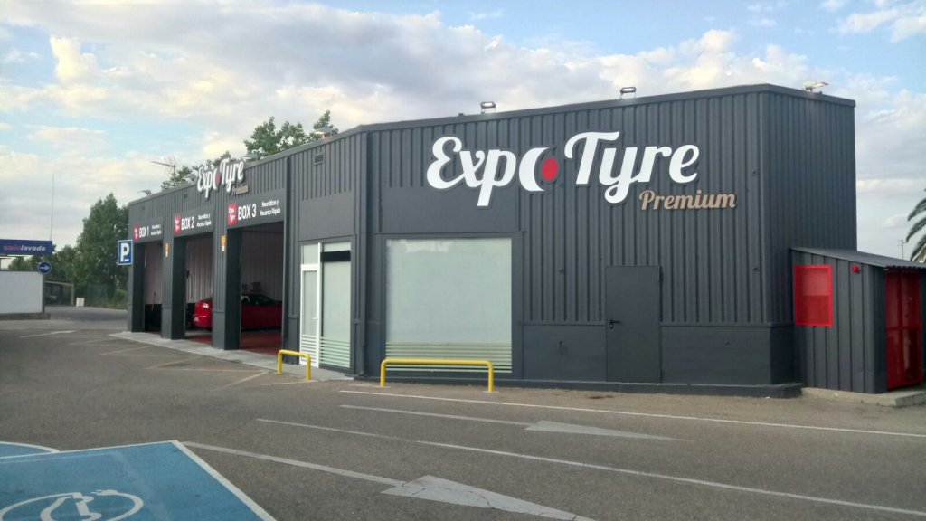 Cambio de ruedas en Expotyre Cambio de ruedas en Expotyre Premium